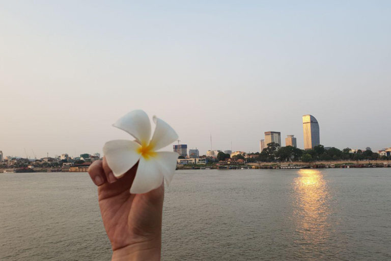 នរណាមិនធ្លាប់ខុស?