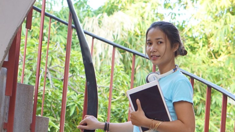 ថ្លែងស្នេហ៍អ្នកគ្រូបង្រៀន និងលោកទាហាន