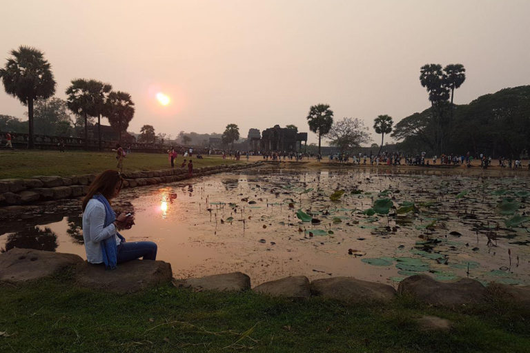 តើអ្នកចង់បានមិត្តភាព ឬផលប្រយោជន៍?