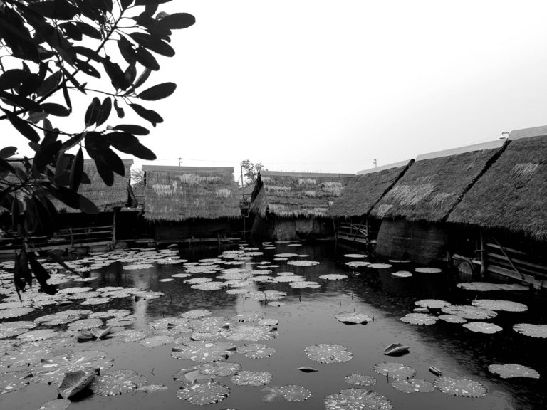 មេឃភ្លៀងនឹកគេ